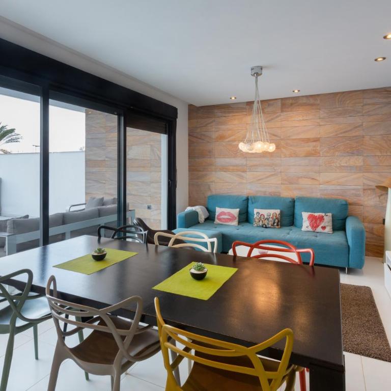 Apartment in Mil Palmeras - Two-Bedroom Deluxe Apartment with Ocean View - 6