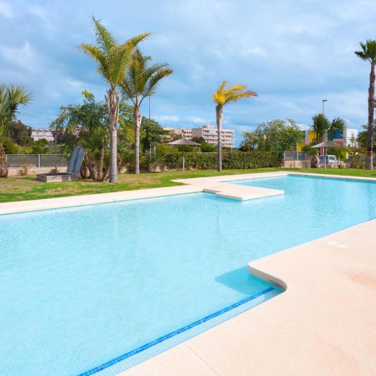 Apartment in Mil Palmeras - Two-Bedroom Deluxe Apartment with Ocean View - 3