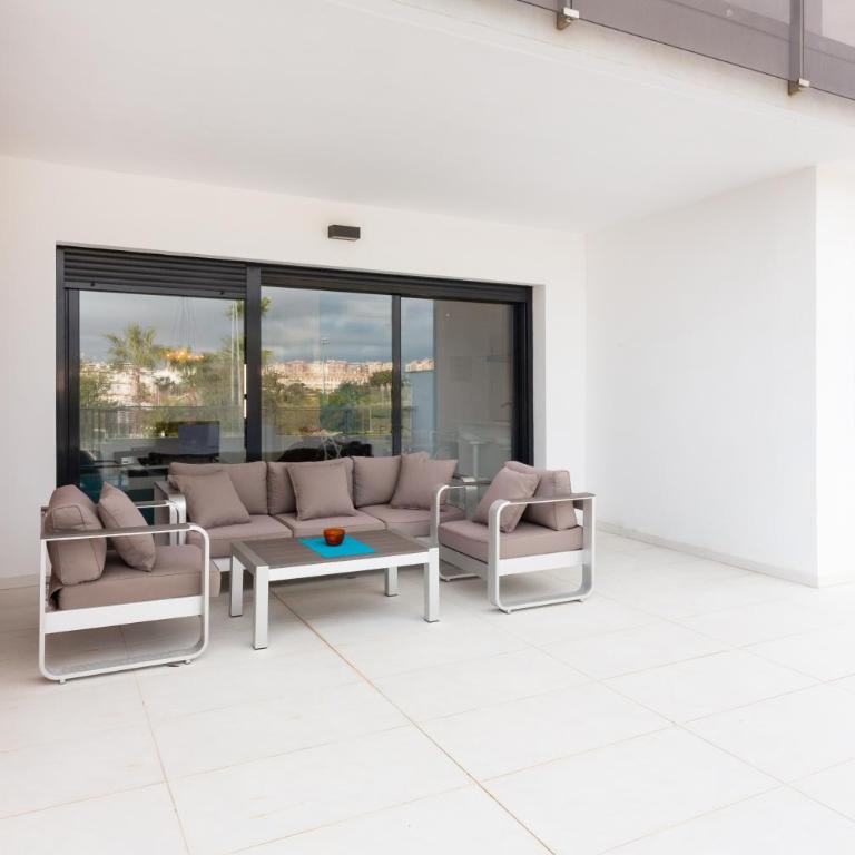 Apartment in Mil Palmeras - Two-Bedroom Deluxe Apartment with Ocean View - 20