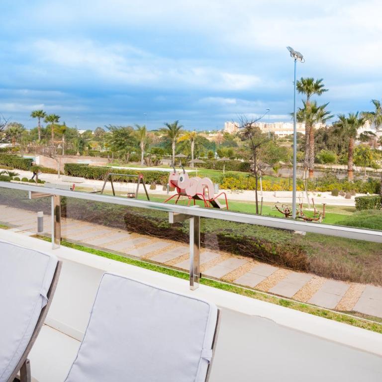 Apartment in Mil Palmeras - Two-Bedroom Deluxe Apartment with Ocean View - 22