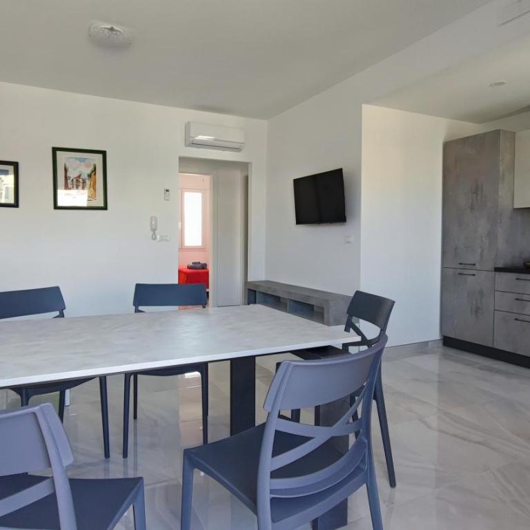 Nuovo appartamento T San Giovanni - Appartamento Deluxe con 2 Camere da Letto e Balcone - 5