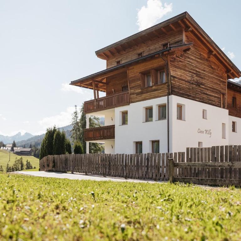 Ciasa Willy App Sas La Crusc - One-Bedroom Apartment with Garden View - 3