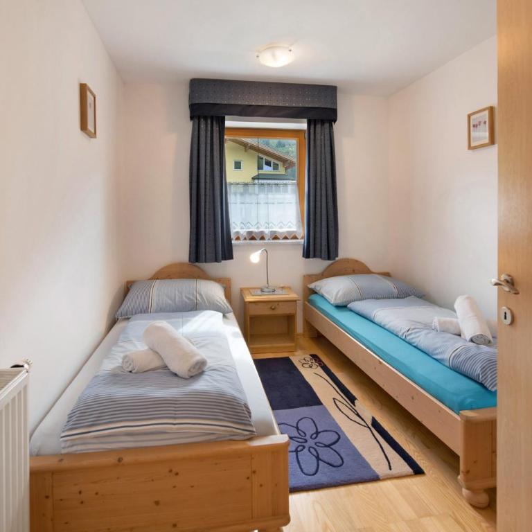 Haus Lowe Appartement 1 Stock Nr 3 - Deluxe-Apartment mit 2 Schlafzimmern und Gartenblick - 23