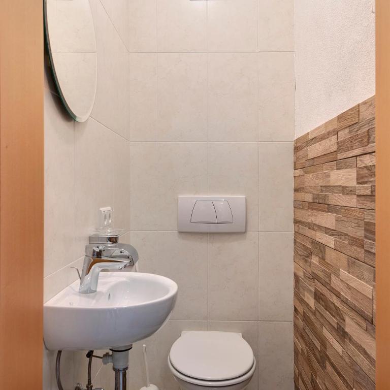 Mair am Tinkhof - Three-Bedroom Premium Apartment with Balcony - 32
