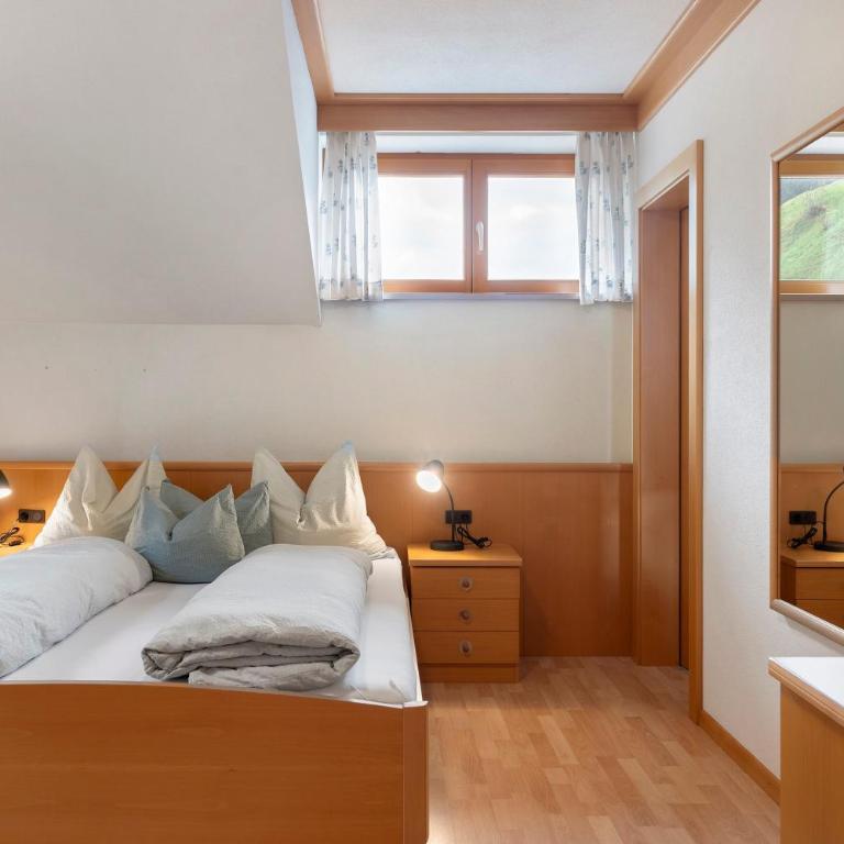 Mair am Tinkhof - Three-Bedroom Premium Apartment with Balcony - 19