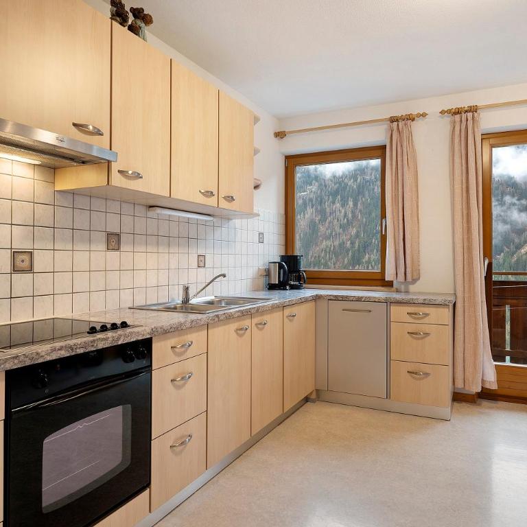 Mair am Tinkhof - Three-Bedroom Premium Apartment with Balcony - 6
