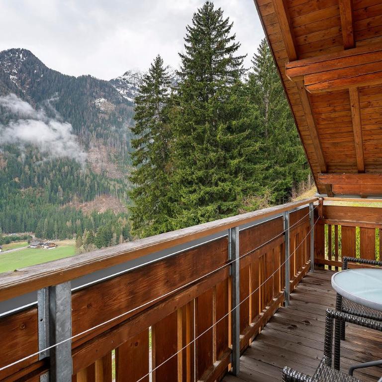 Mair am Tinkhof - Three-Bedroom Premium Apartment with Balcony - 13