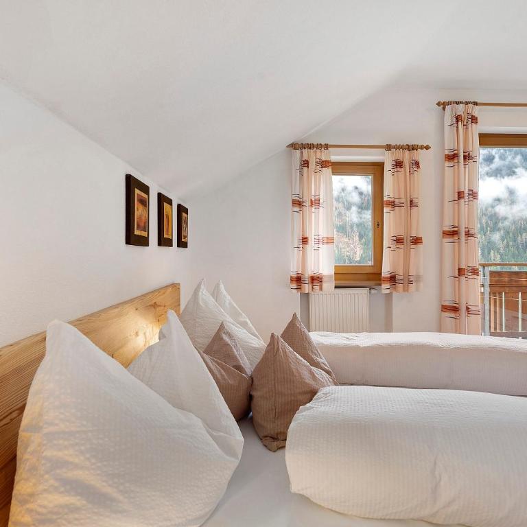 Mair am Tinkhof - Three-Bedroom Premium Apartment with Balcony - 11