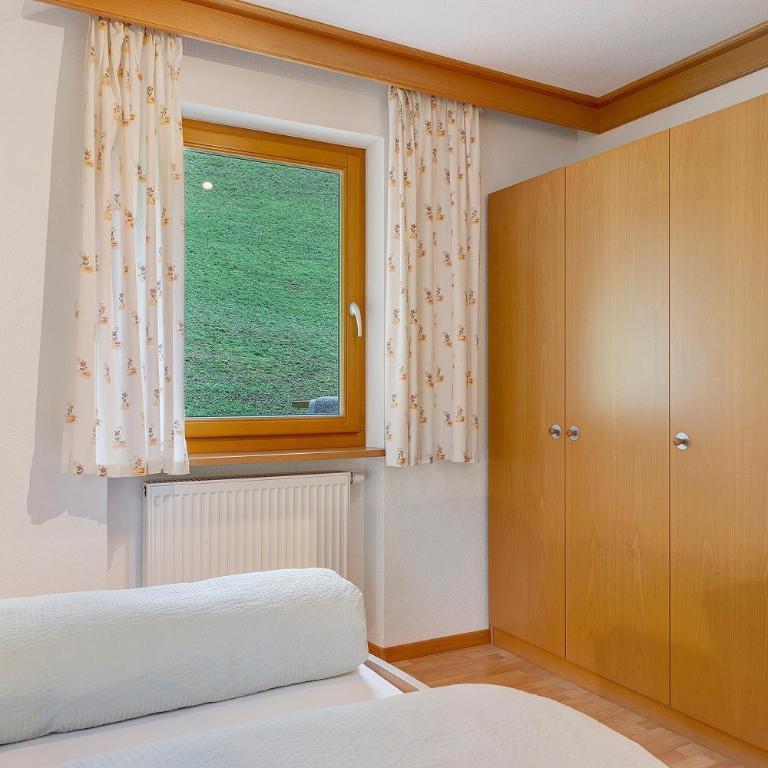 Mair am Tinkhof - Three-Bedroom Premium Apartment with Balcony - 23