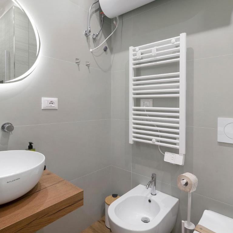 Anita Rooms Bari - Camera Queen Standard - 9