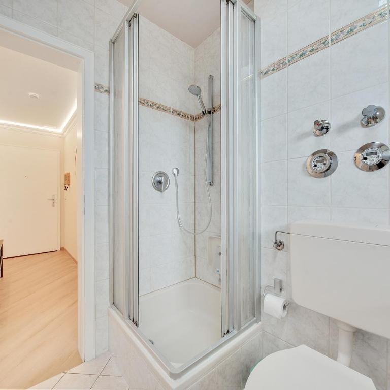 Zuhause am Kurgarten - Apartment mit Dusche - 17