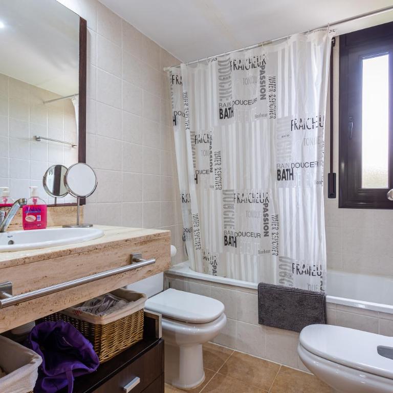 Apto Narcis Solo Familias - Apartamento Deluxe de 2 dormitorios con balcón - 12