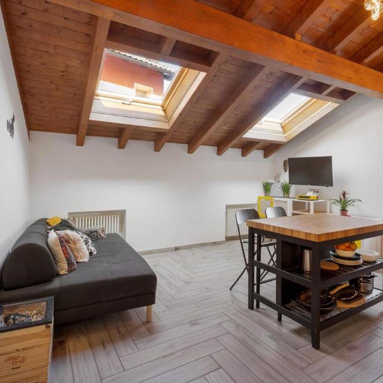 Casa Valy - Appartamento Deluxe con 2 Camere da Letto e Balcone - 4