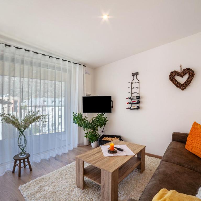 Adler Living Attika Wohnung - Superior One-Bedroom Apartment with Balcony - 11