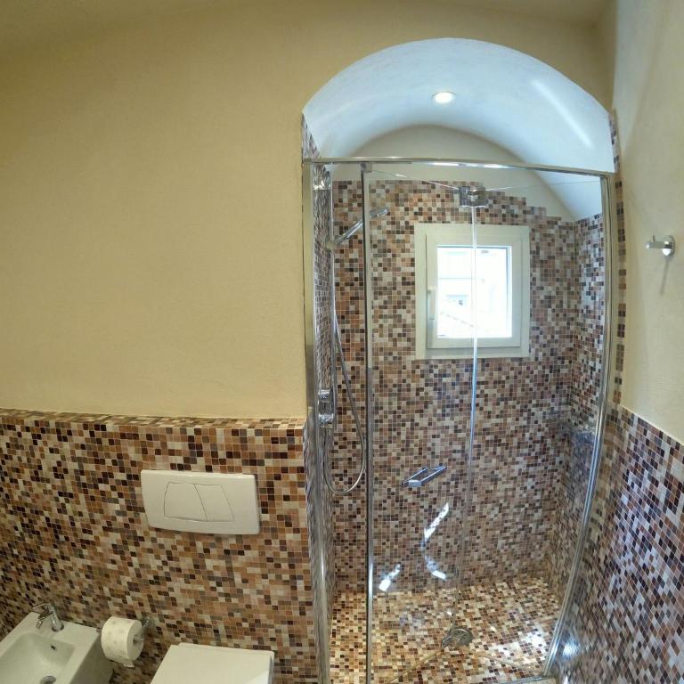Charming Lucca Apartment, Modern Comfort in Historic Setting - Apartment - 16