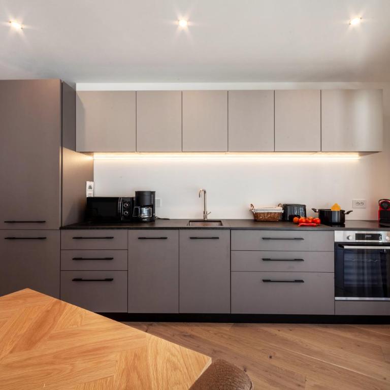 Adler Living Attika Wohnung - Superior One-Bedroom Apartment with Balcony - 12