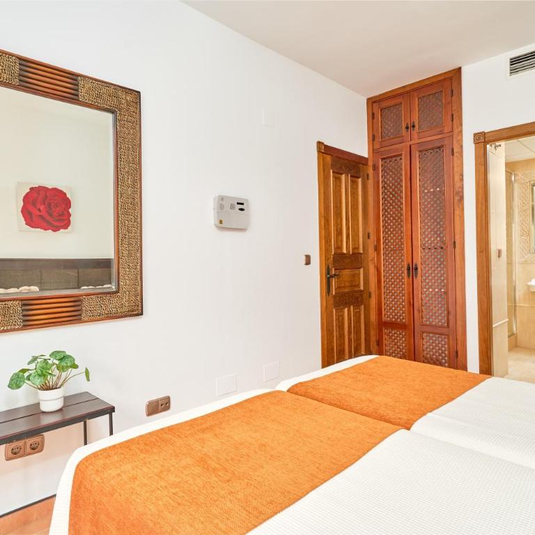 Costa Luxe Almuñecar - Habitación Triple con ducha - 18