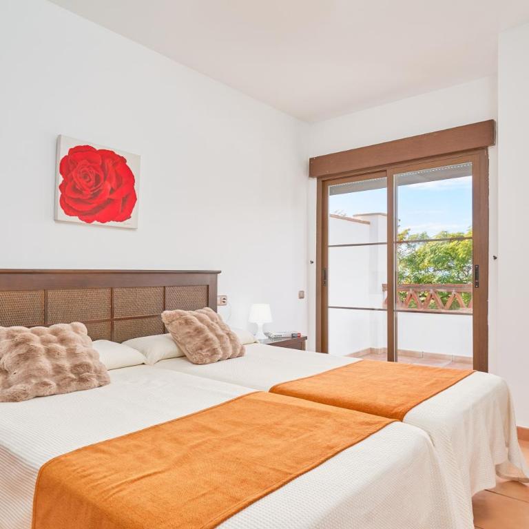 Costa Luxe Almuñecar - Habitación Triple con ducha - 10