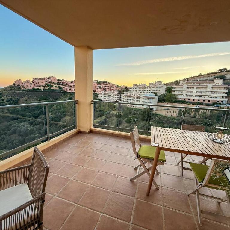 Amplio apto de 2 dormitorios vistas al mar - Apartamento de 2 dormitorios con balcón y vistas al mar - 28