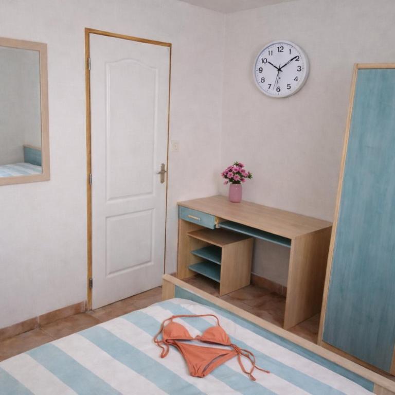 VERDON les pieds dans l'eau à 2 pas de Marseille - Two-Bedroom Apartment - 11