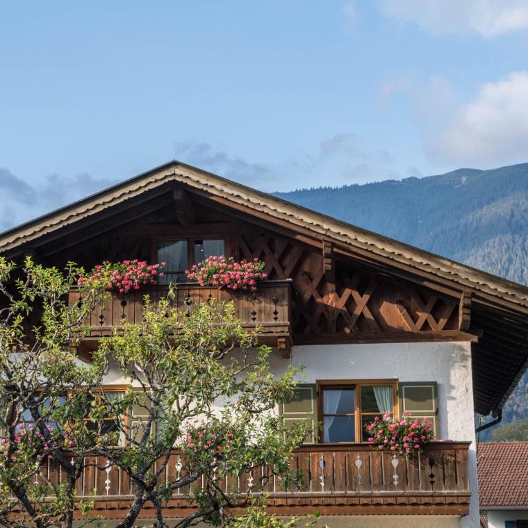 Ferienwohnung Gipfelblick - Superior Apartment mit 1 Schlafzimmer und Balkon - 2