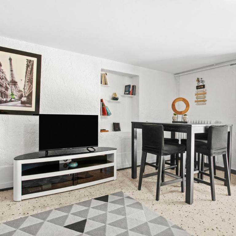 Appartement La Marina - Two-Bedroom Deluxe Apartment with Garden View - 7