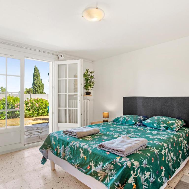 Appartement La Marina - Two-Bedroom Deluxe Apartment with Garden View - 8