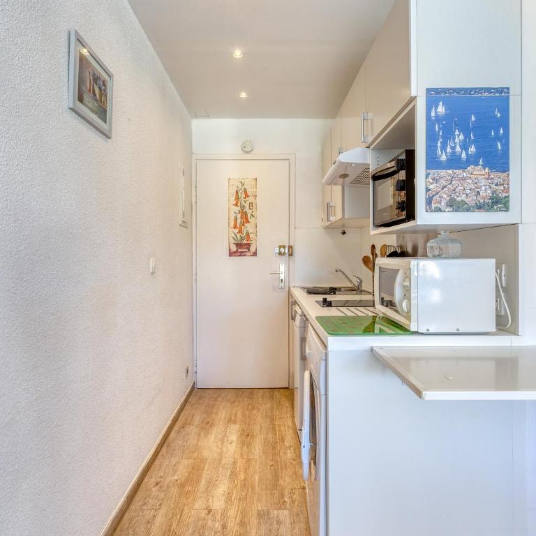 Eden Village with Pool - One-Bedroom Apartment - 9