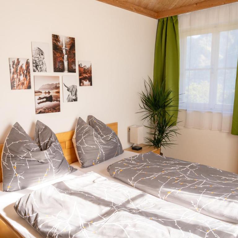 Knollgut Ferienwohnung Buchberg - Deluxe-Apartment mit 2 Schlafzimmern und Gartenblick - 8