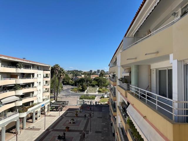 Parc Exflora with Parking, 2BR Apartment - Appartement 2 Chambres - 26