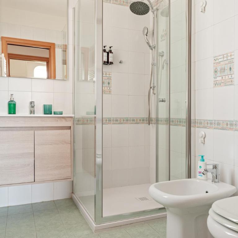 Cozy Retreat in Coastal Livorno - Apartment with Shower - 19