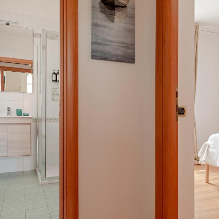 Cozy Retreat in Coastal Livorno - Apartment with Shower - 18