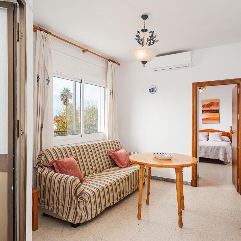 Apartamento junto a la playa en el centro - Apartamento Premium de 3 dormitorios con balcón - 2