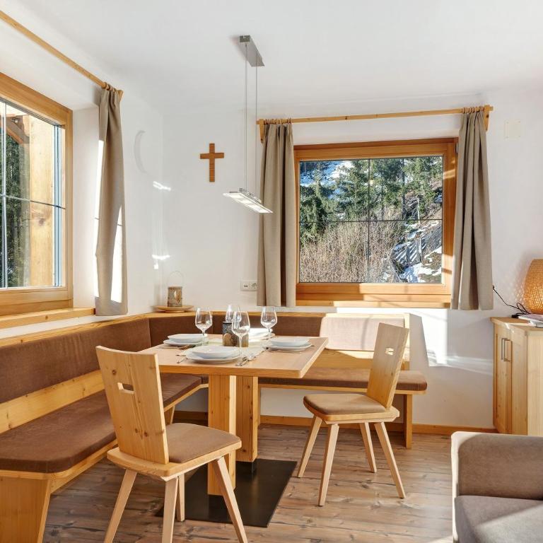 Unterdurachhof Apartment Martin - Two-Bedroom Deluxe Apartment with Garden View - 3