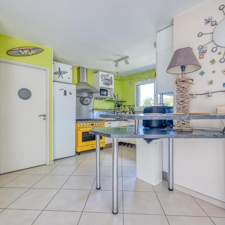 Familiale sur 3000m2 avec piscine - Villa - Vue sur Jardin - 10