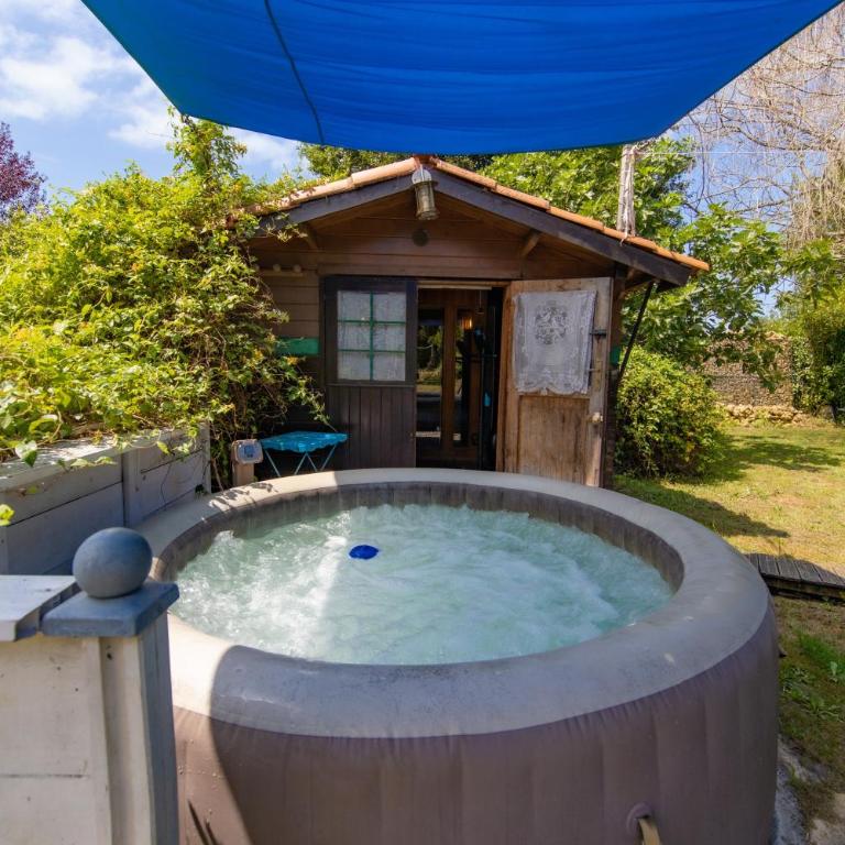Familiale sur 3000m2 avec piscine - Villa - Vue sur Jardin - 2