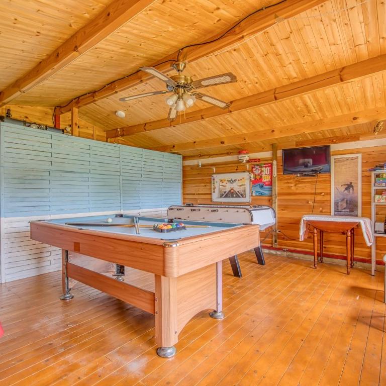 Familiale sur 3000m2 avec piscine - Villa - Vue sur Jardin - 23