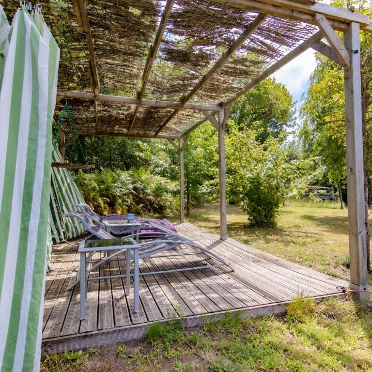 Familiale sur 3000m2 avec piscine - Villa - Vue sur Jardin - 26