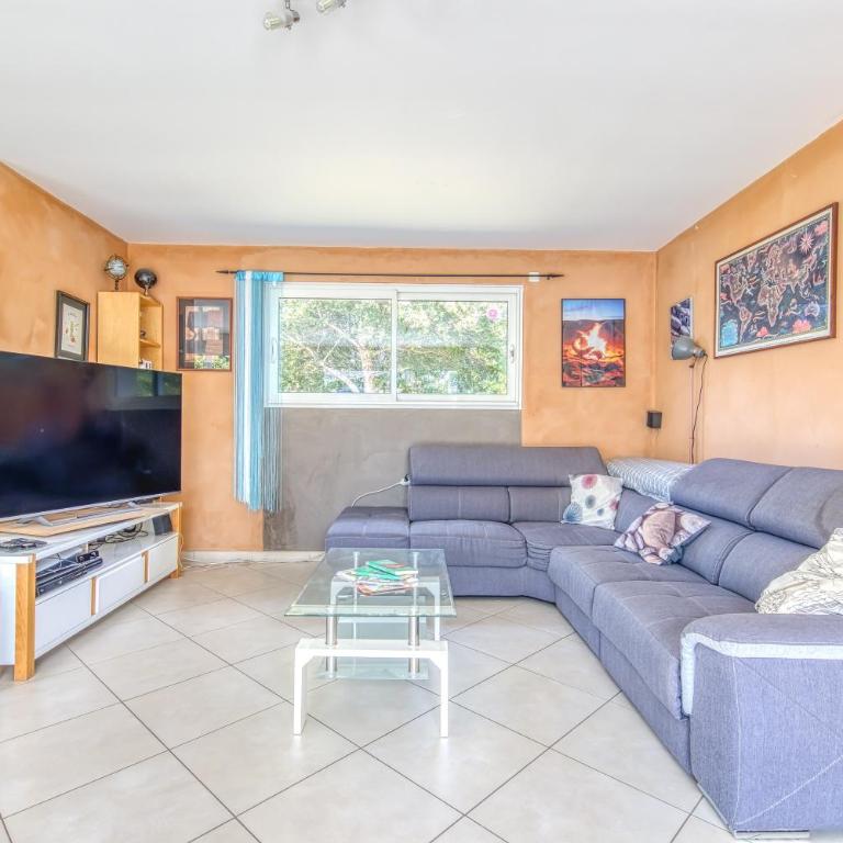 Familiale sur 3000m2 avec piscine - Villa - Vue sur Jardin - 9