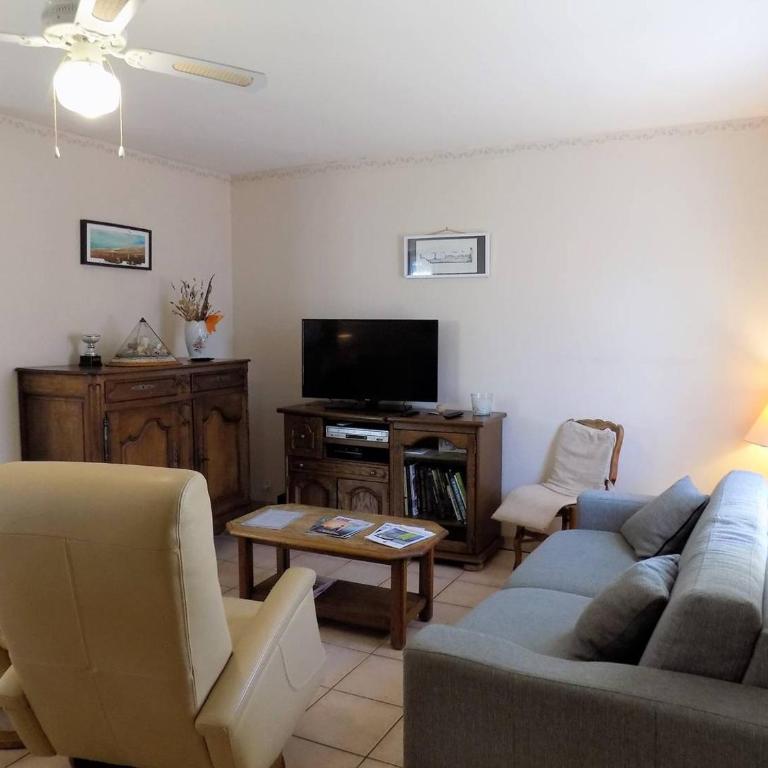 Royan - MAISON de PLAIN-PIED avec jardin clos - QUARTIER RESIDENTIEL - Maison 3 Chambres - 2