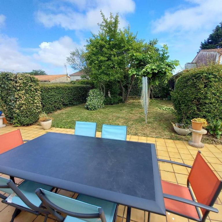 Royan - MAISON de PLAIN-PIED avec jardin clos - QUARTIER RESIDENTIEL - Maison 3 Chambres - 1