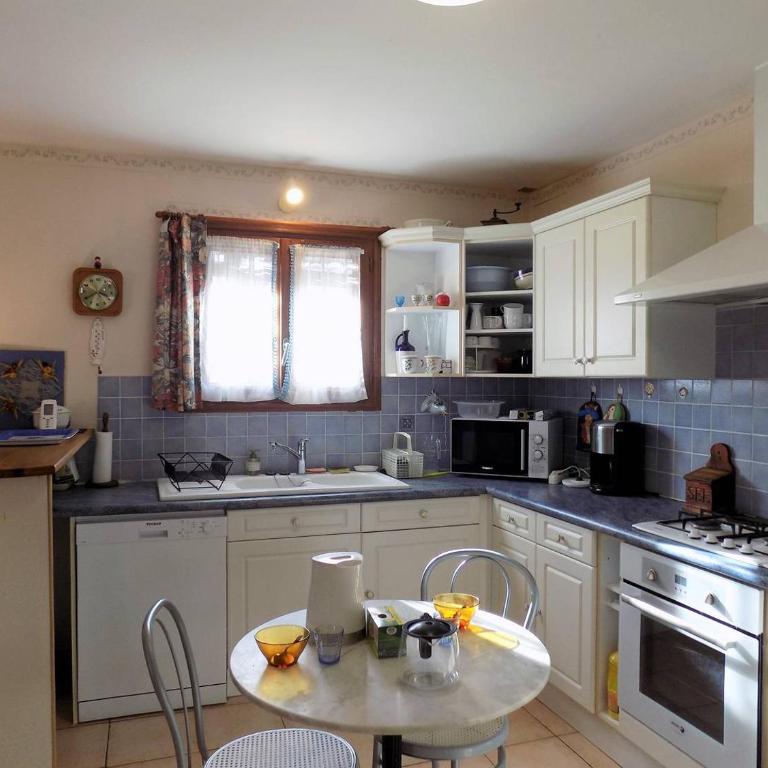 Royan - MAISON de PLAIN-PIED avec jardin clos - QUARTIER RESIDENTIEL - Maison 3 Chambres - 8