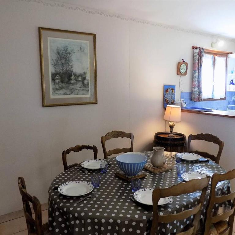 Royan - MAISON de PLAIN-PIED avec jardin clos - QUARTIER RESIDENTIEL - Maison 3 Chambres - 6