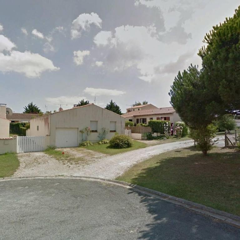 Royan - MAISON de PLAIN-PIED avec jardin clos - QUARTIER RESIDENTIEL - Maison 3 Chambres - 24