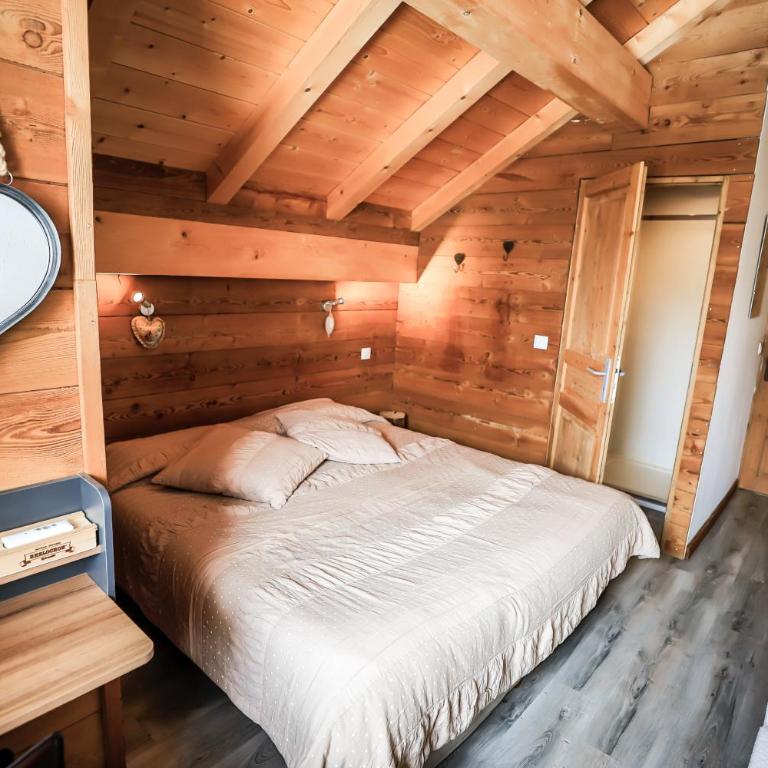 Appt La Grange - 14 pers 7 chambres, duplex, Piscine - ARAVISTOUR - Appartement - 16
