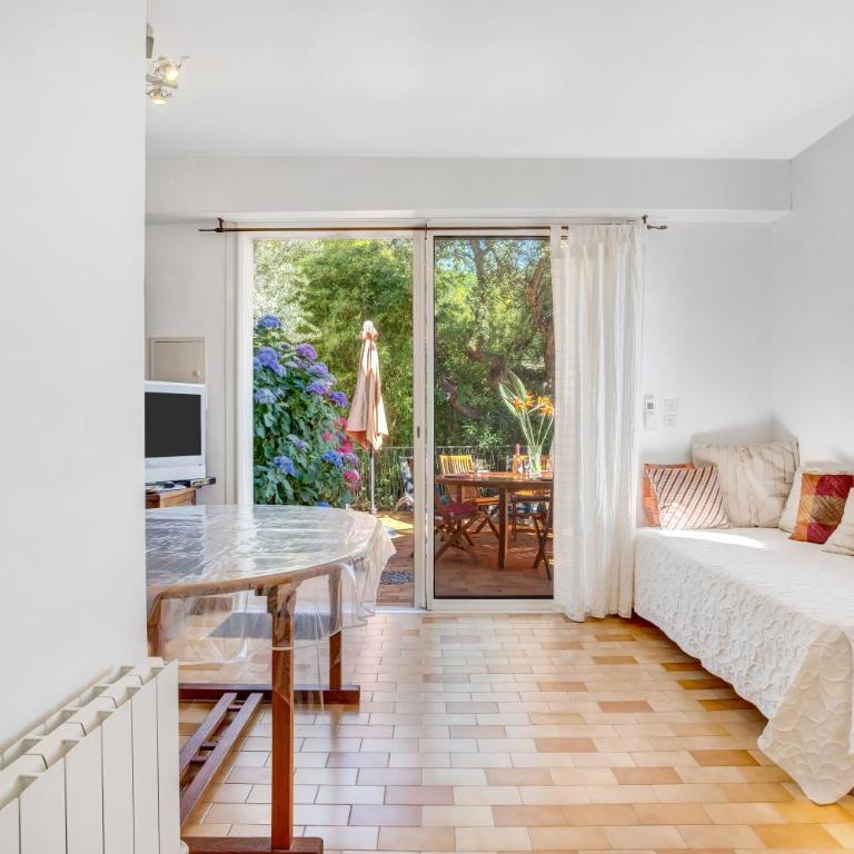 Vue mer dans les collines Cavalaire - Studio Apartment with Sea View - 4