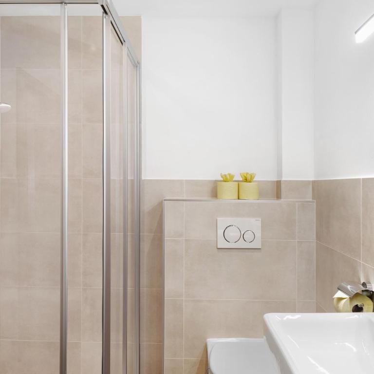 Apartement Ben´s Auszeit Top 4 - Vierbettzimmer mit Dusche - 21