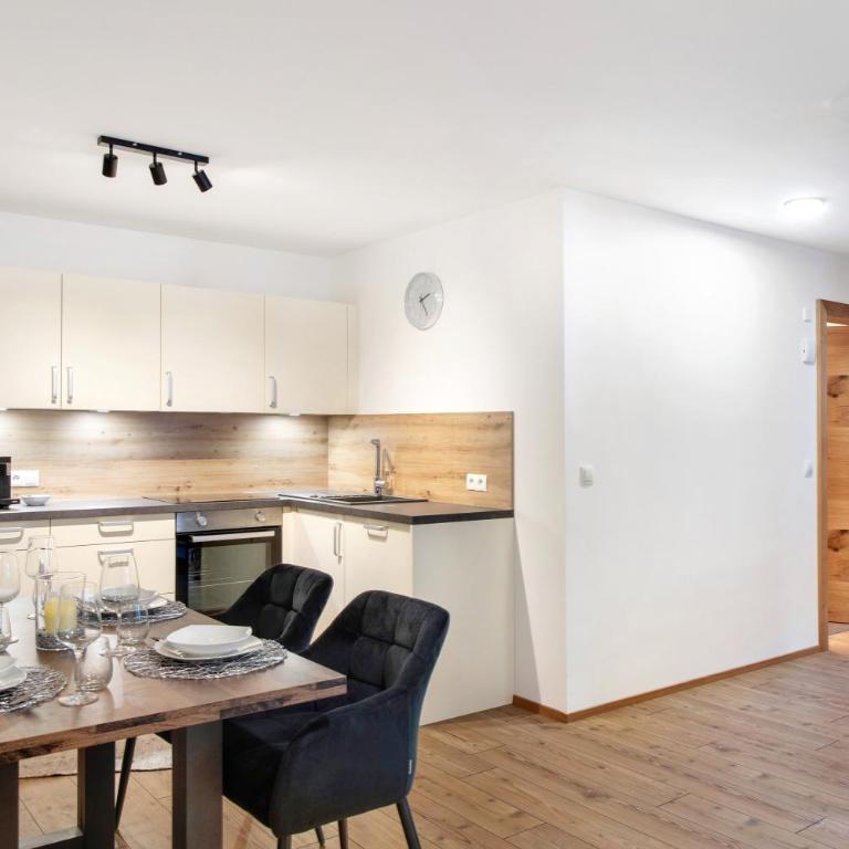 Apartement Ben´s Auszeit Top 4 - Vierbettzimmer mit Dusche - 7