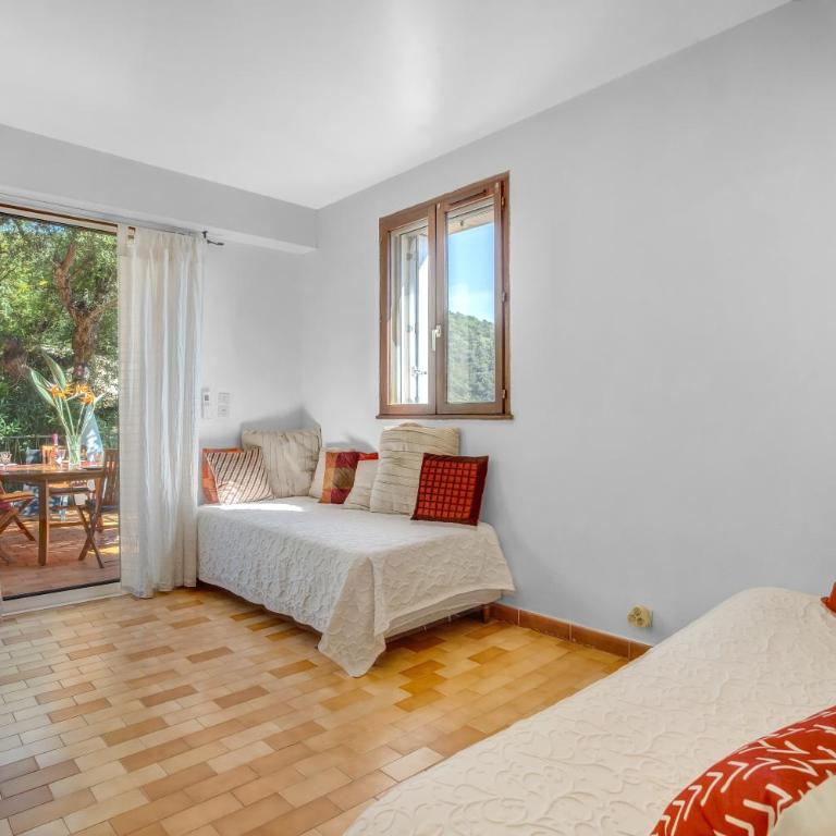 Vue mer dans les collines Cavalaire - Studio Apartment with Sea View - 5