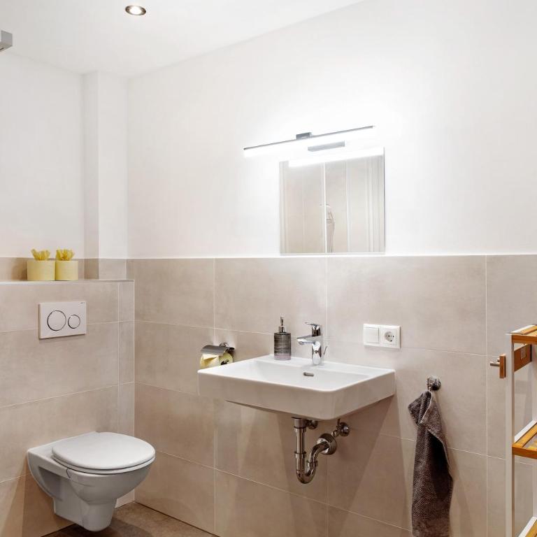 Apartement Ben´s Auszeit Top 4 - Vierbettzimmer mit Dusche - 19